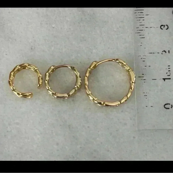 COPY - Gold Crystal Chain Link Hoop Earrings Brand New - Picture 4 of 4